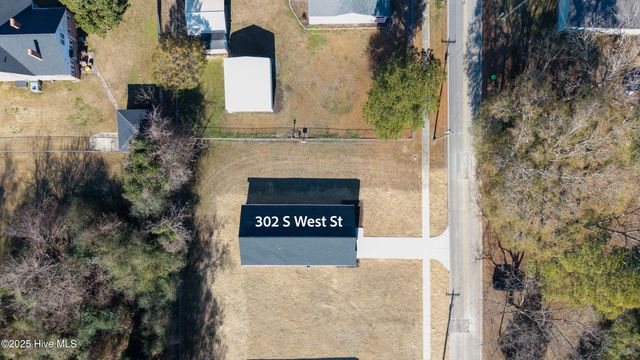 302 S West Street, Roseboro, NC 28382