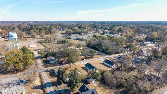302 S West Street, Roseboro, NC 28382