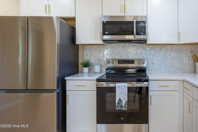 302 S West Street, Roseboro, NC 28382