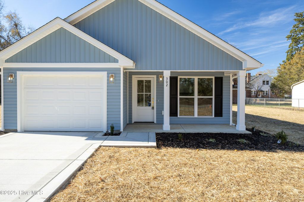 302 S West Street, Roseboro, NC 28382