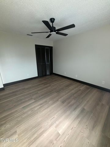 500 West F Street B, Elizabethton, TN 37643