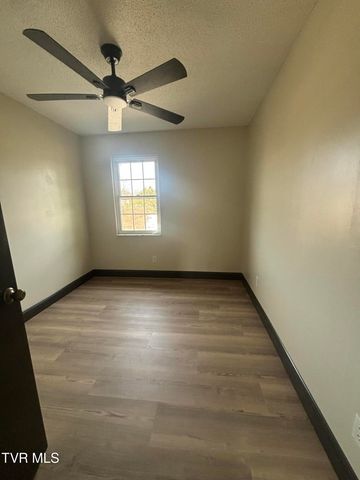 500 West F Street B, Elizabethton, TN 37643