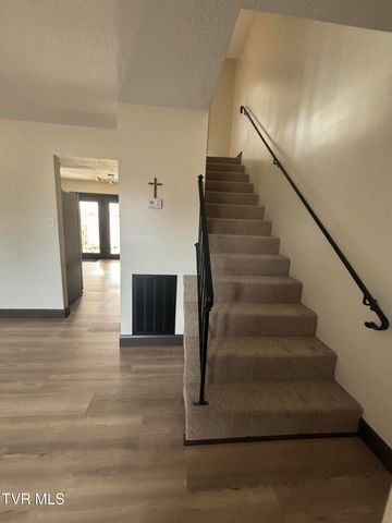 500 West F Street B, Elizabethton, TN 37643