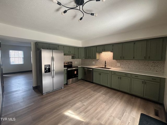 500 West F Street B, Elizabethton, TN 37643