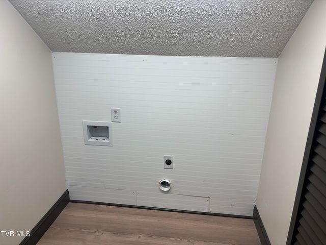 500 West F Street B, Elizabethton, TN 37643