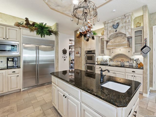 1806 Far Niente, San Antonio, TX 78258