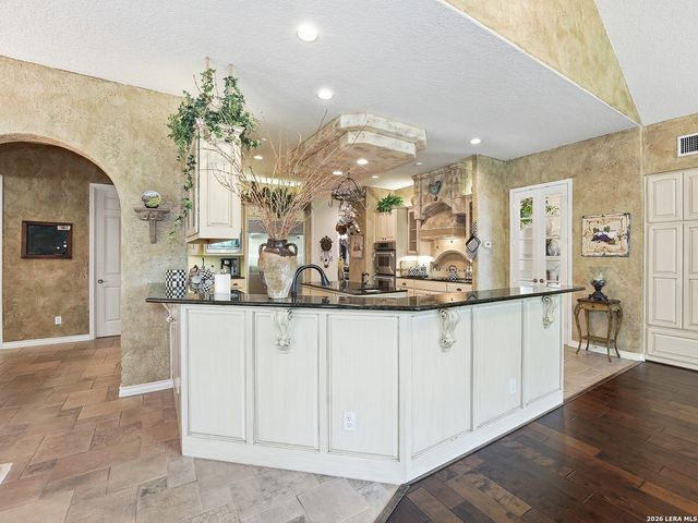 1806 Far Niente, San Antonio, TX 78258
