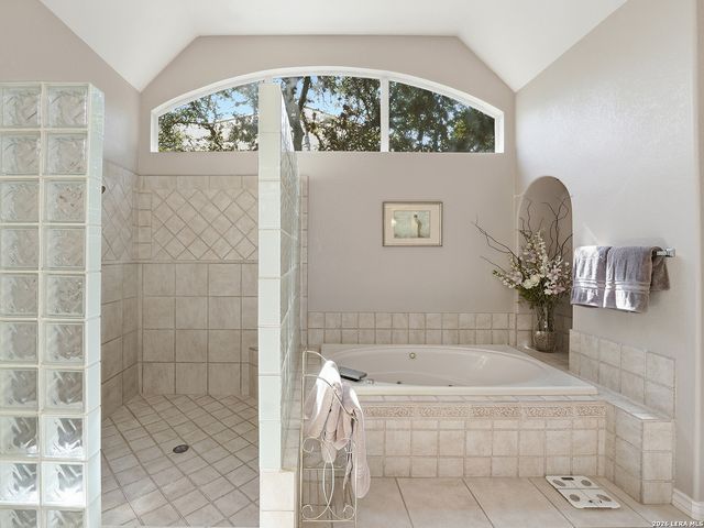 1806 Far Niente, San Antonio, TX 78258