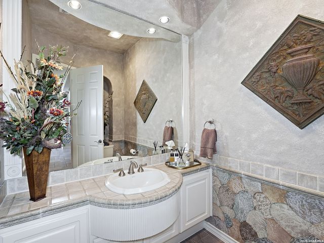 1806 Far Niente, San Antonio, TX 78258
