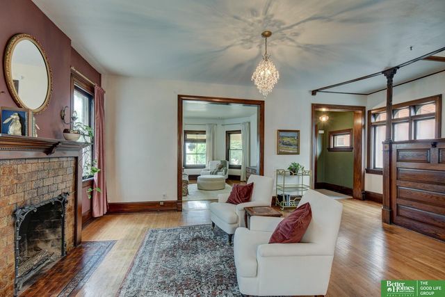 3015 Pacific Street, Omaha, NE 68105