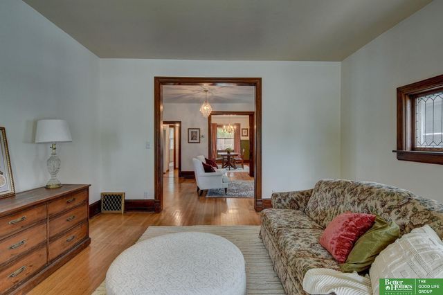 3015 Pacific Street, Omaha, NE 68105