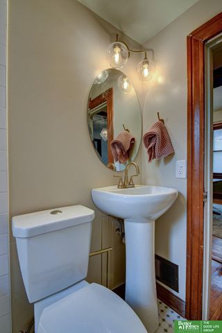 3015 Pacific Street, Omaha, NE 68105