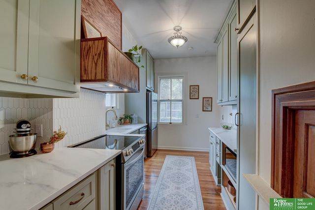 3015 Pacific Street, Omaha, NE 68105