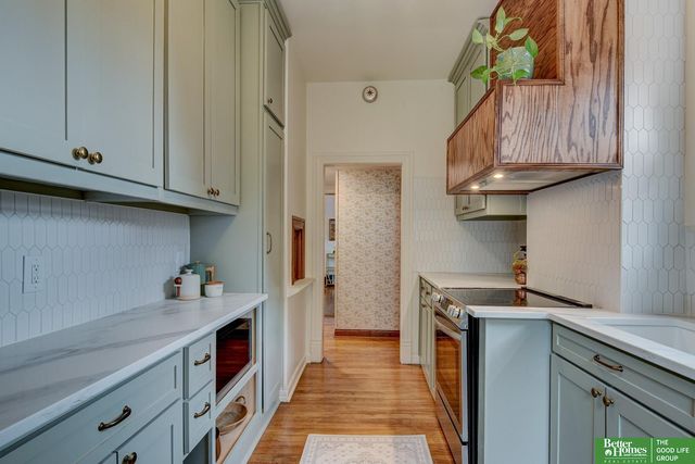 3015 Pacific Street, Omaha, NE 68105