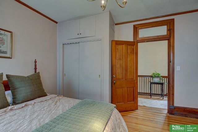 3015 Pacific Street, Omaha, NE 68105