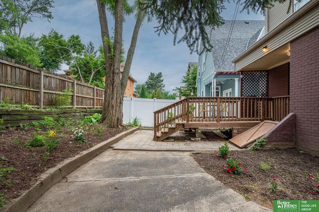3015 Pacific Street, Omaha, NE 68105