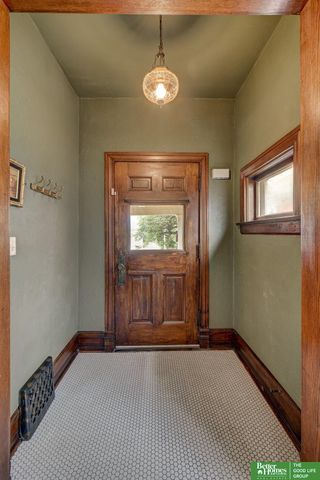 3015 Pacific Street, Omaha, NE 68105