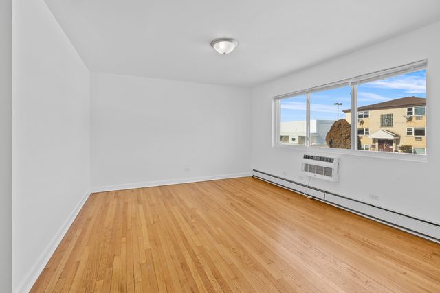 9606 Golf Terrace Road, Des Plaines, IL 60016