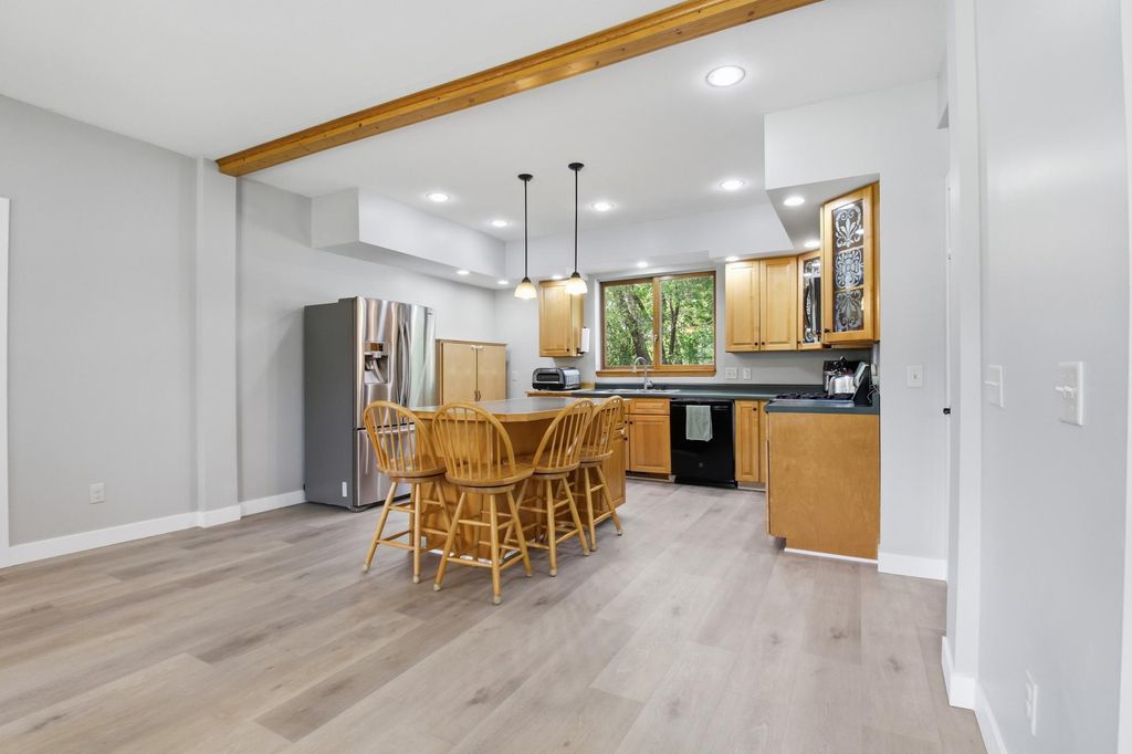 324 S Swift Avenue, Litchfield, MN 55355 — photo 3