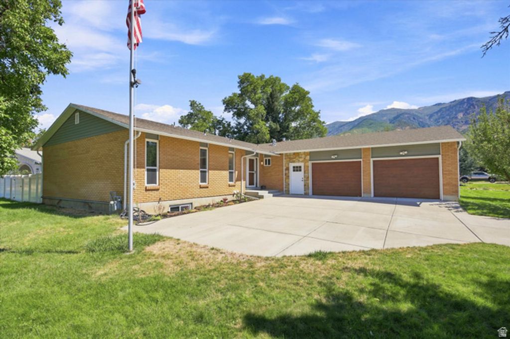 2407 E COUNTRY OAKS DR, Layton, UT 84040 — photo 2