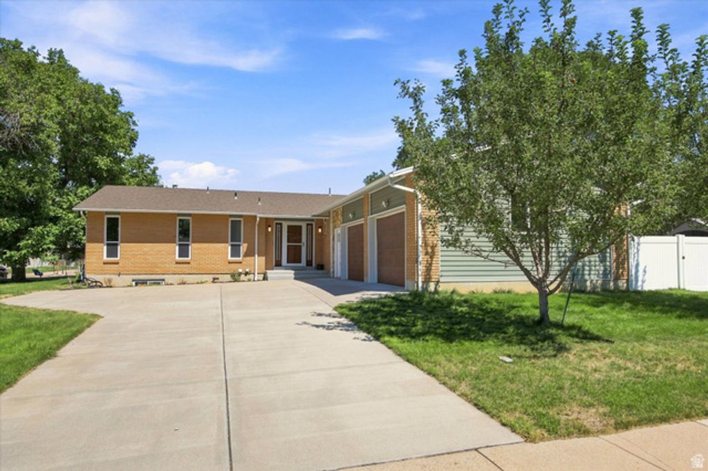 2407 E COUNTRY OAKS DR, Layton, UT 84040 — photo 4