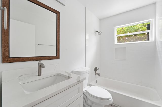 5000 Lake Avenue, West Palm Beach, FL 33405