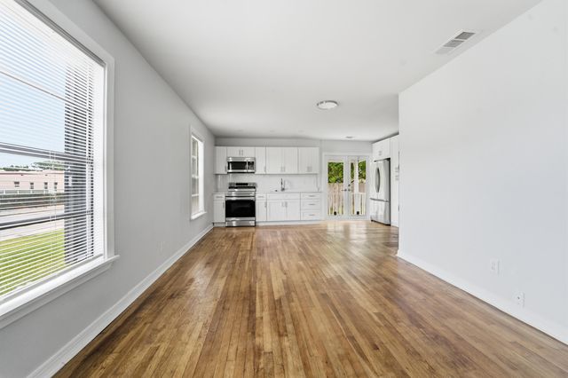 5000 Lake Avenue, West Palm Beach, FL 33405