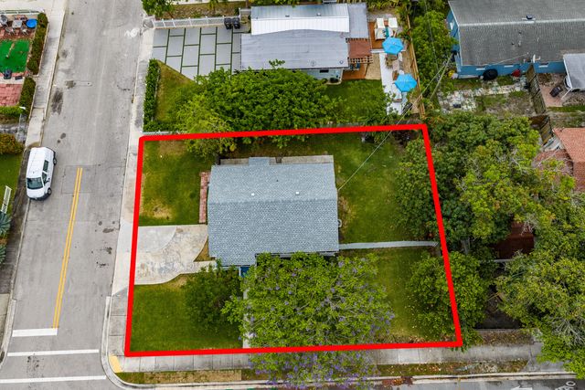 5000 Lake Avenue, West Palm Beach, FL 33405
