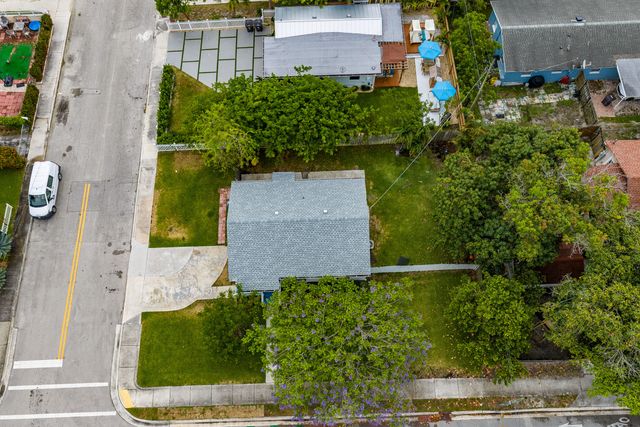 5000 Lake Avenue, West Palm Beach, FL 33405