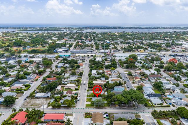 5000 Lake Avenue, West Palm Beach, FL 33405