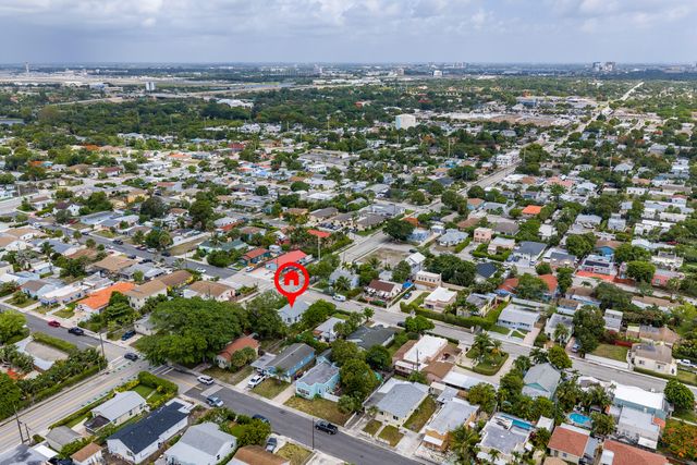 5000 Lake Avenue, West Palm Beach, FL 33405