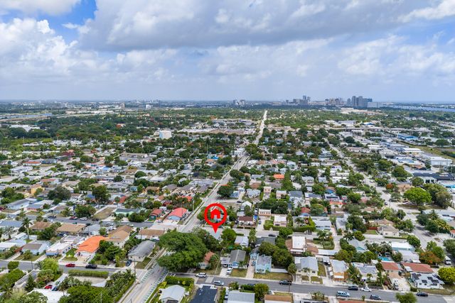 5000 Lake Avenue, West Palm Beach, FL 33405