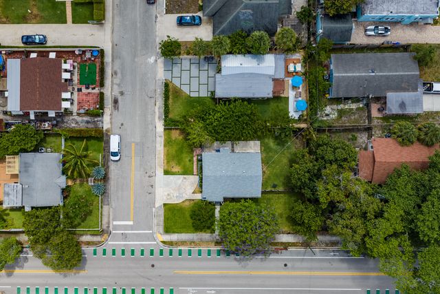 5000 Lake Avenue, West Palm Beach, FL 33405