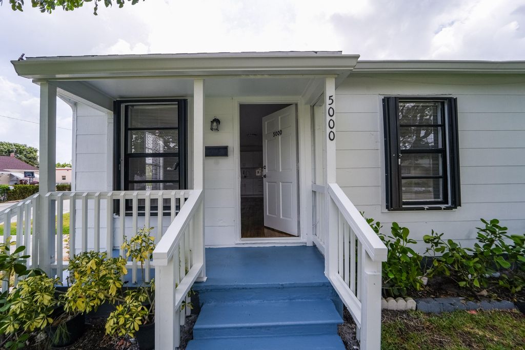 5000 Lake Avenue, West Palm Beach, FL 33405
