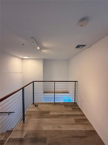 90 SW 3rd St TH300A, Miami, FL 33130