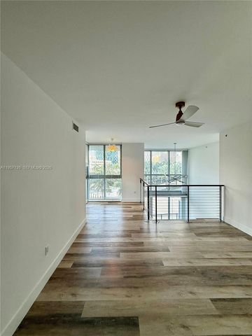 90 SW 3rd St TH300A, Miami, FL 33130