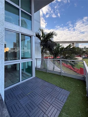 90 SW 3rd St TH300A, Miami, FL 33130