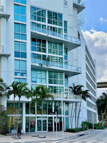 90 SW 3rd St TH300A, Miami, FL 33130