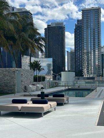 90 SW 3rd St TH300A, Miami, FL 33130