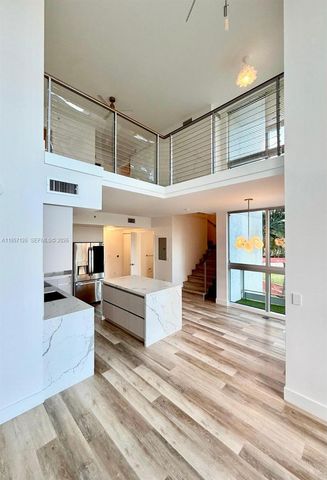 90 SW 3rd St TH300A, Miami, FL 33130