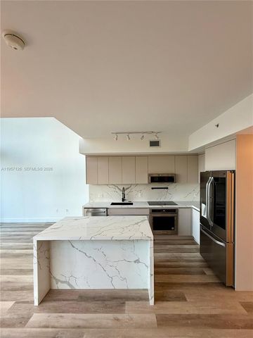 90 SW 3rd St TH300A, Miami, FL 33130