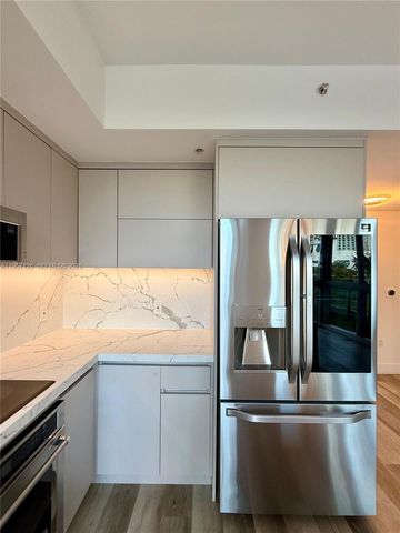 90 SW 3rd St TH300A, Miami, FL 33130