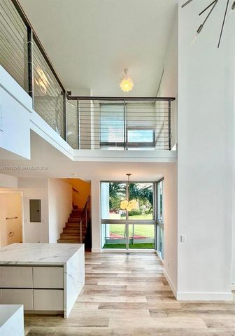 90 SW 3rd St TH300A, Miami, FL 33130