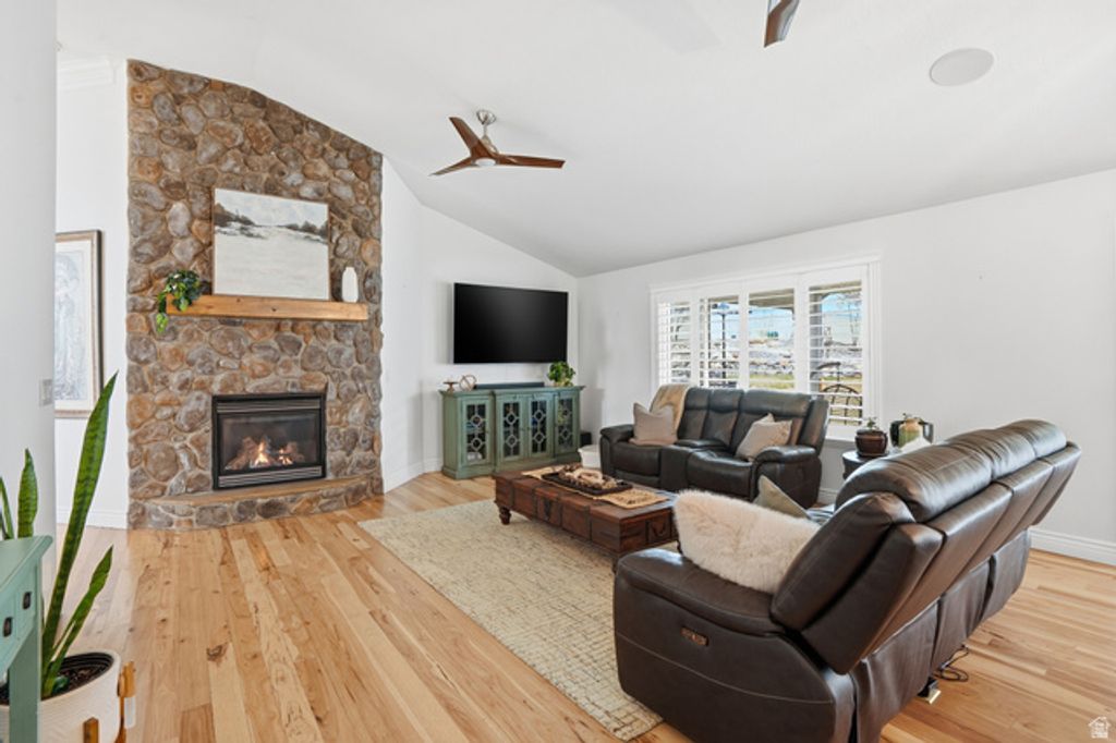 Image 11 of property listing at 1272 N CEDAR HOLLOW BLVD, Lehi, UT 84043