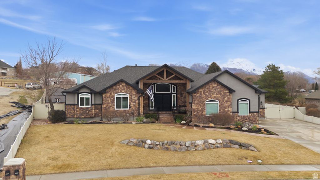 Image 5 of property listing at 1272 N CEDAR HOLLOW BLVD, Lehi, UT 84043