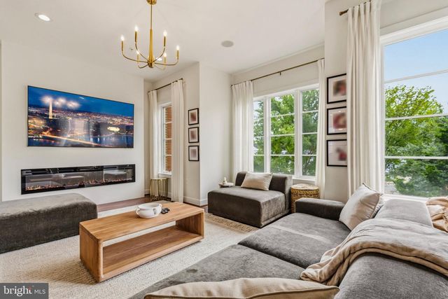 2017 RICHMOND HWY, Alexandria, VA 22301