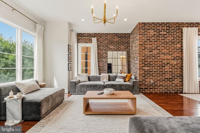 2017 RICHMOND HWY, Alexandria, VA 22301
