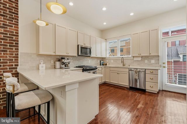 2017 RICHMOND HWY, Alexandria, VA 22301