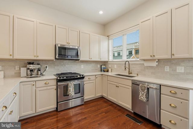 2017 RICHMOND HWY, Alexandria, VA 22301