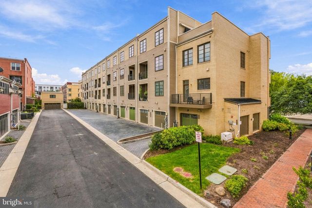 2017 RICHMOND HWY, Alexandria, VA 22301